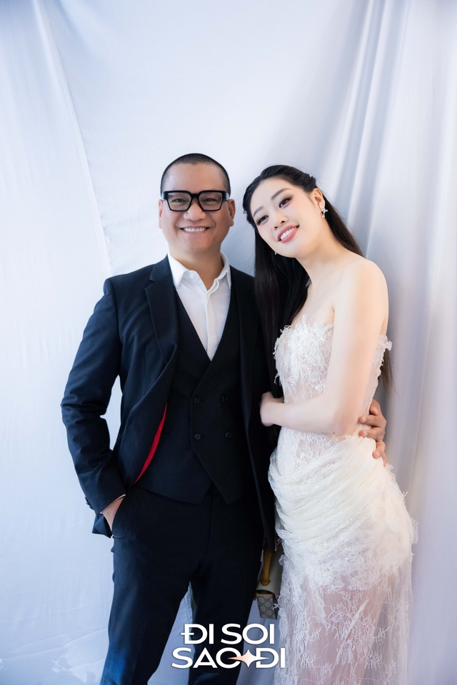 Đám cưới Hương Ly tại Hà Nội: Cô dâu che bụng lùm lùm, Hoa hậu Khánh Vân và dàn mỹ nhân đổ bộ - Ảnh 3.