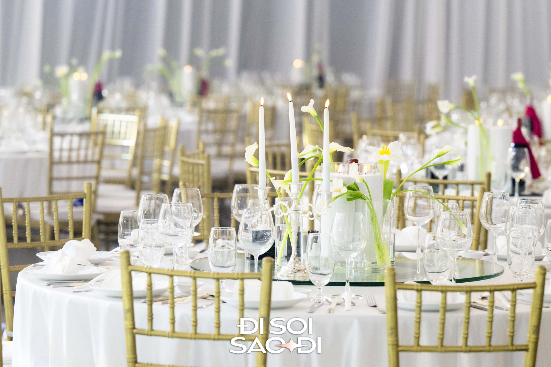 Đám cưới Hương Ly tại Hà Nội: Cô dâu che bụng lùm lùm, Hoa hậu Khánh Vân và dàn mỹ nhân đổ bộ - Ảnh 14.