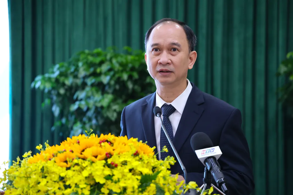 PGS.TS Trần Cao Vinh, Phó Giám đốc Đại học Quốc gia TP.HCM, phát biểu đề dẫn tại hội thảo. Ảnh: LÊ THOA chinh-quyen-hai-cap-2.JPG