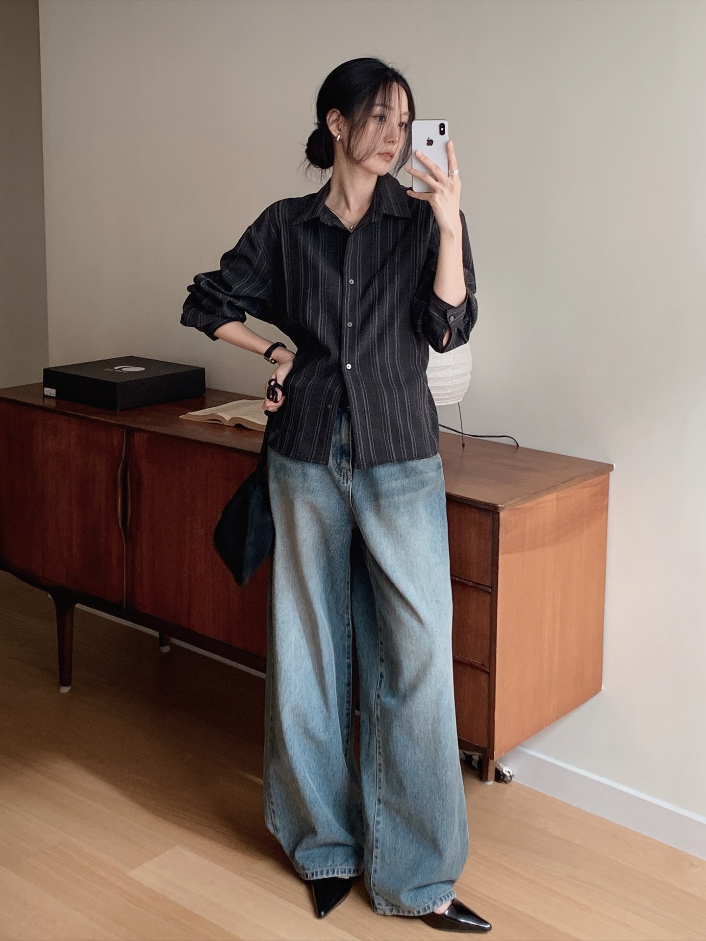 Dọn tủ đồ cuối năm chỉ cần giữ lại đúng 3 đôi giày bệt giúp cả outfit thêm sang trọng - Ảnh 5.