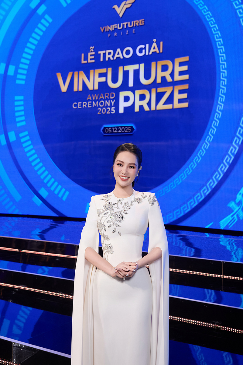 1765043228 84 A hau Thuy Van tiet lo ly do giau kin