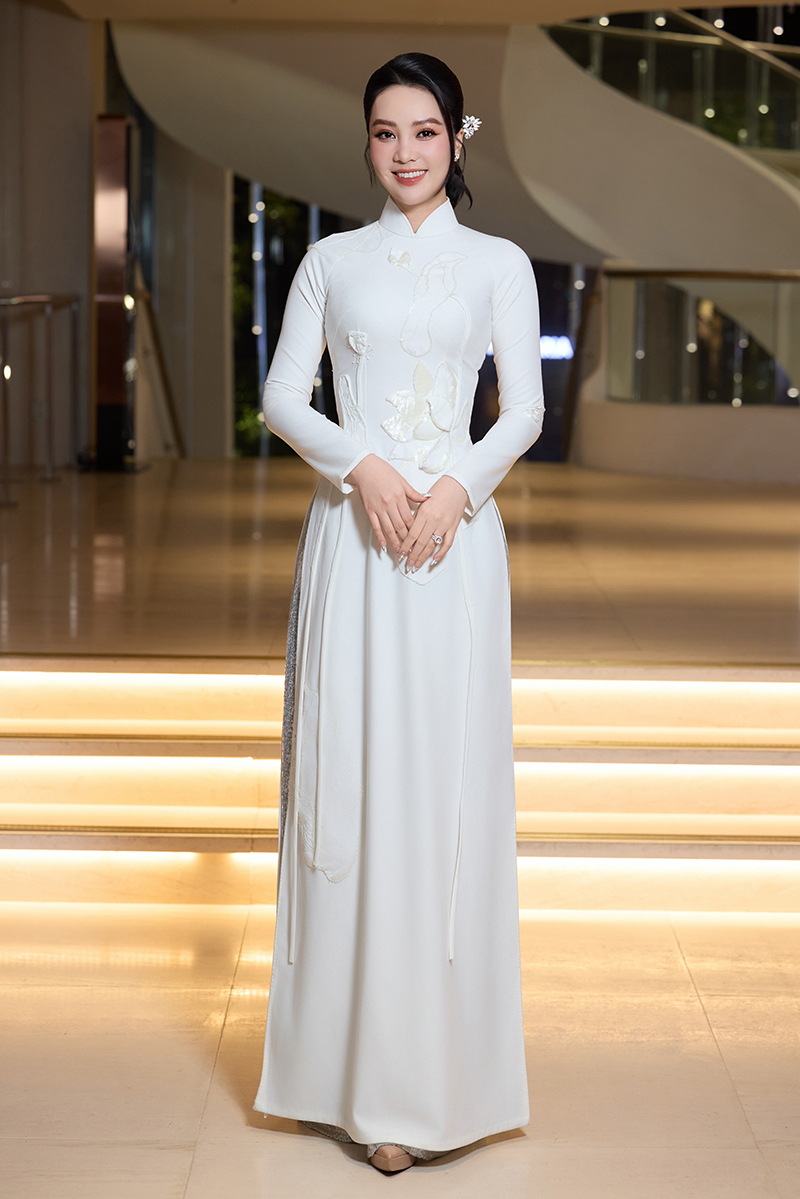 1765043232 955 A hau Thuy Van tiet lo ly do giau kin