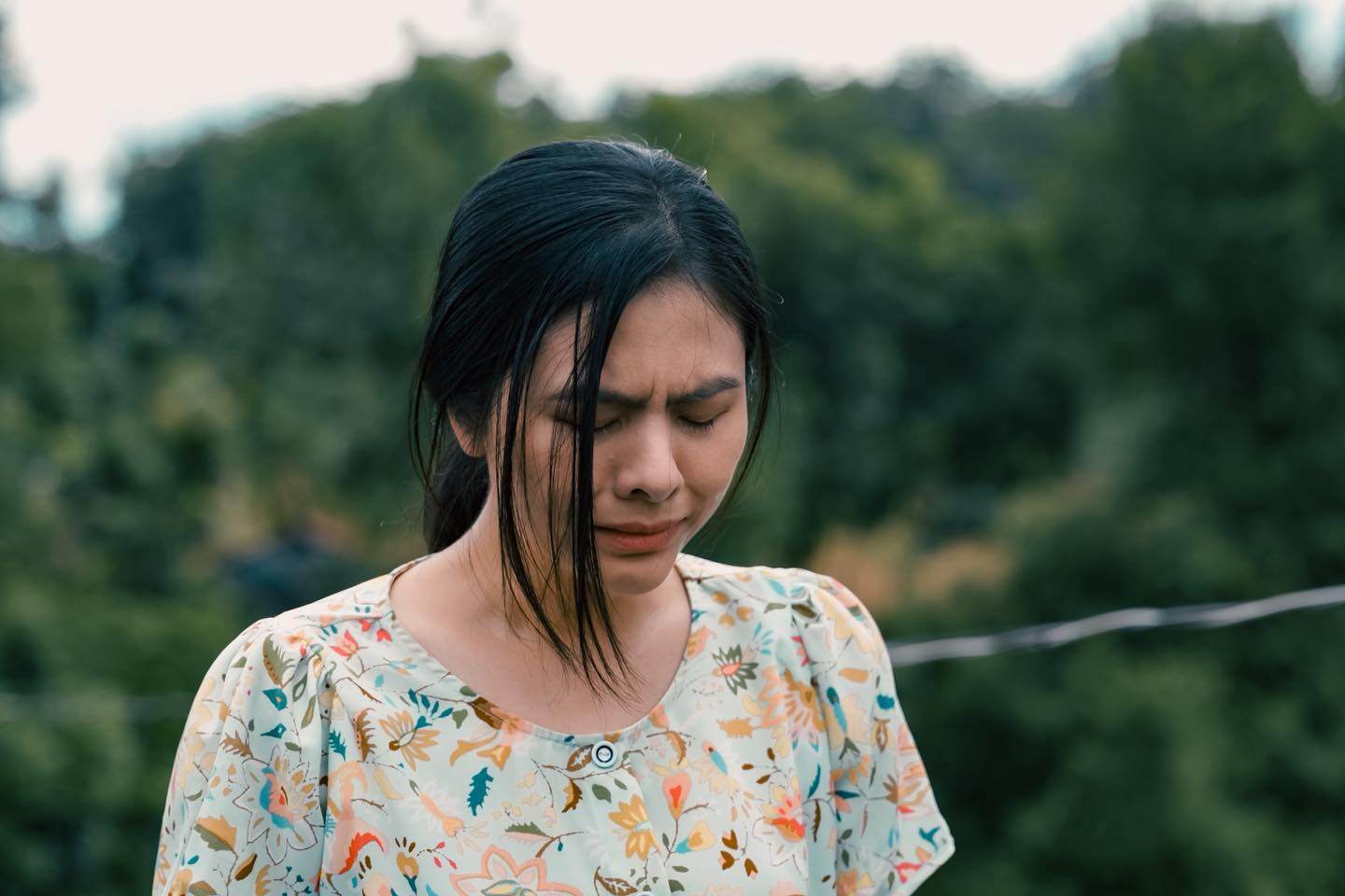 Vân Trang rưng rưng trong lễ Hằng thuận của bạn thân 25 năm, kể chuyện thời bắt xe lam đi học trường chuyên ở Đồng Tháp 4 Vân Trang là nữ diễn viên thực lực, đảm nhận nhiều vai có nội tâm sâu sắc.