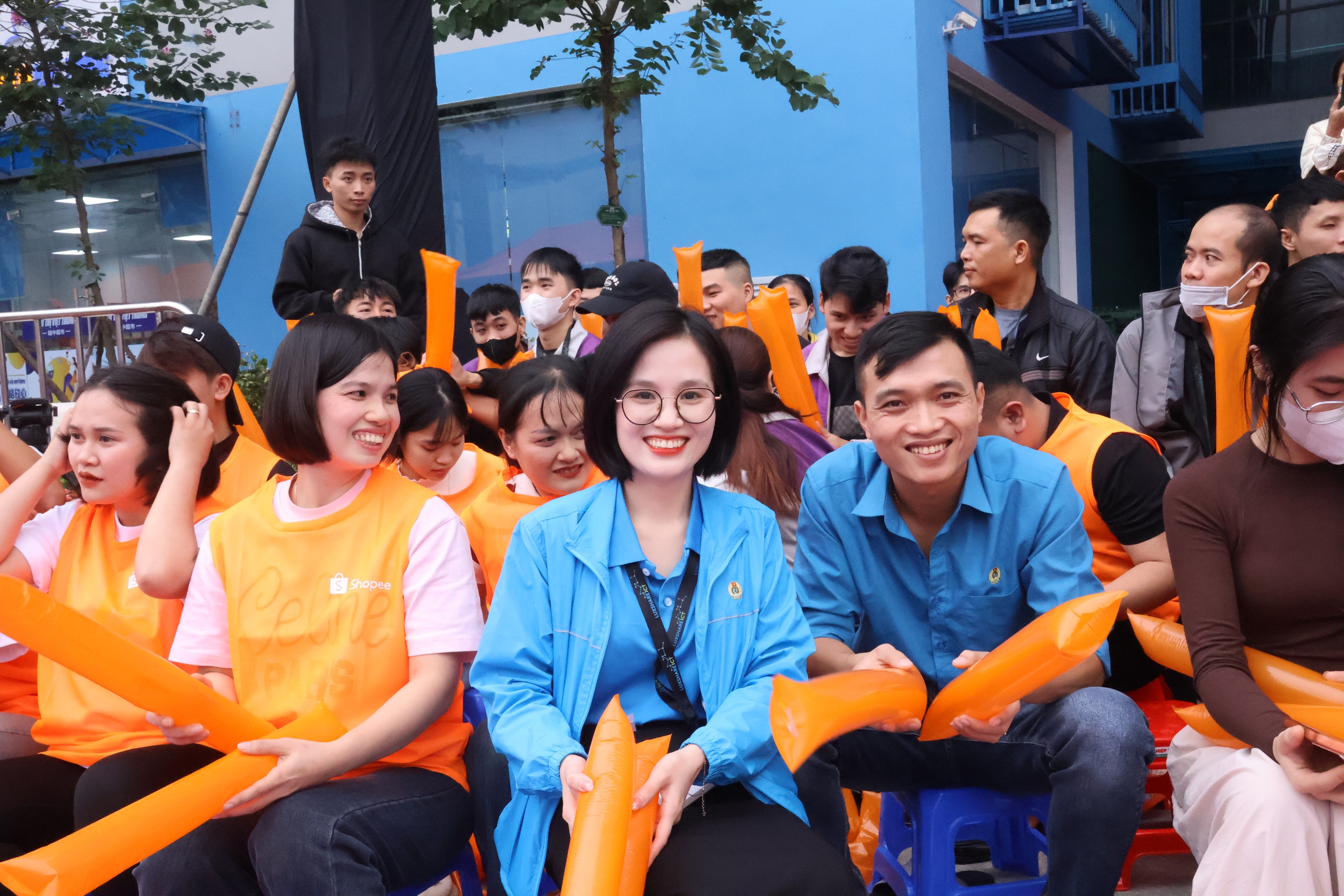 Người lao động "cháy hết mình" tại chương trình "Công xưởng hạnh phúc" 2 Người lao động