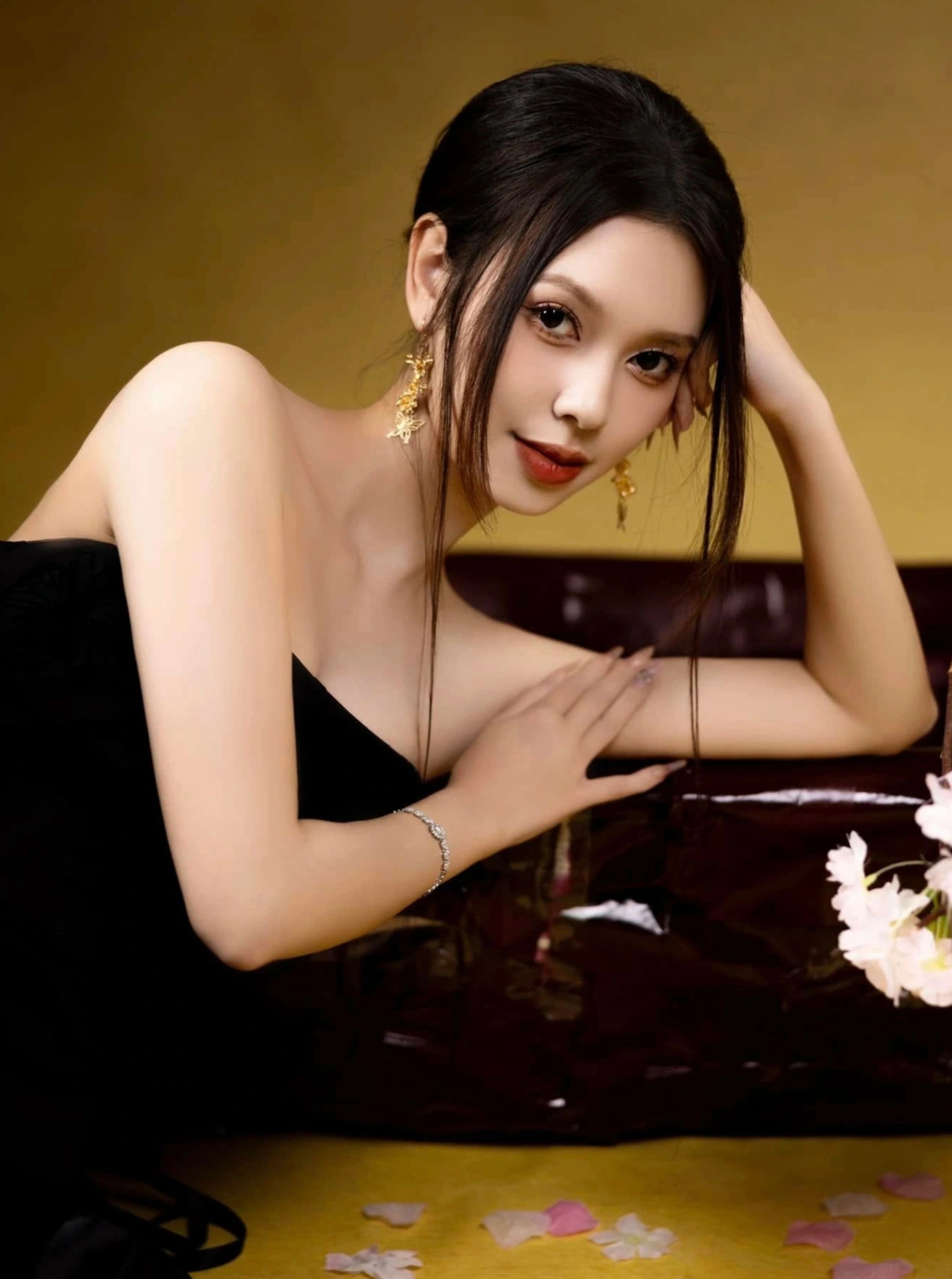 Vẻ đẹp lai Tây cuốn hút của nữ diễn viên vào vai gái đểu phim VTV - 5 Vẻ đẹp lai Tây cuốn hút của nữ diễn viên vào vai gái đểu phim VTV - 5