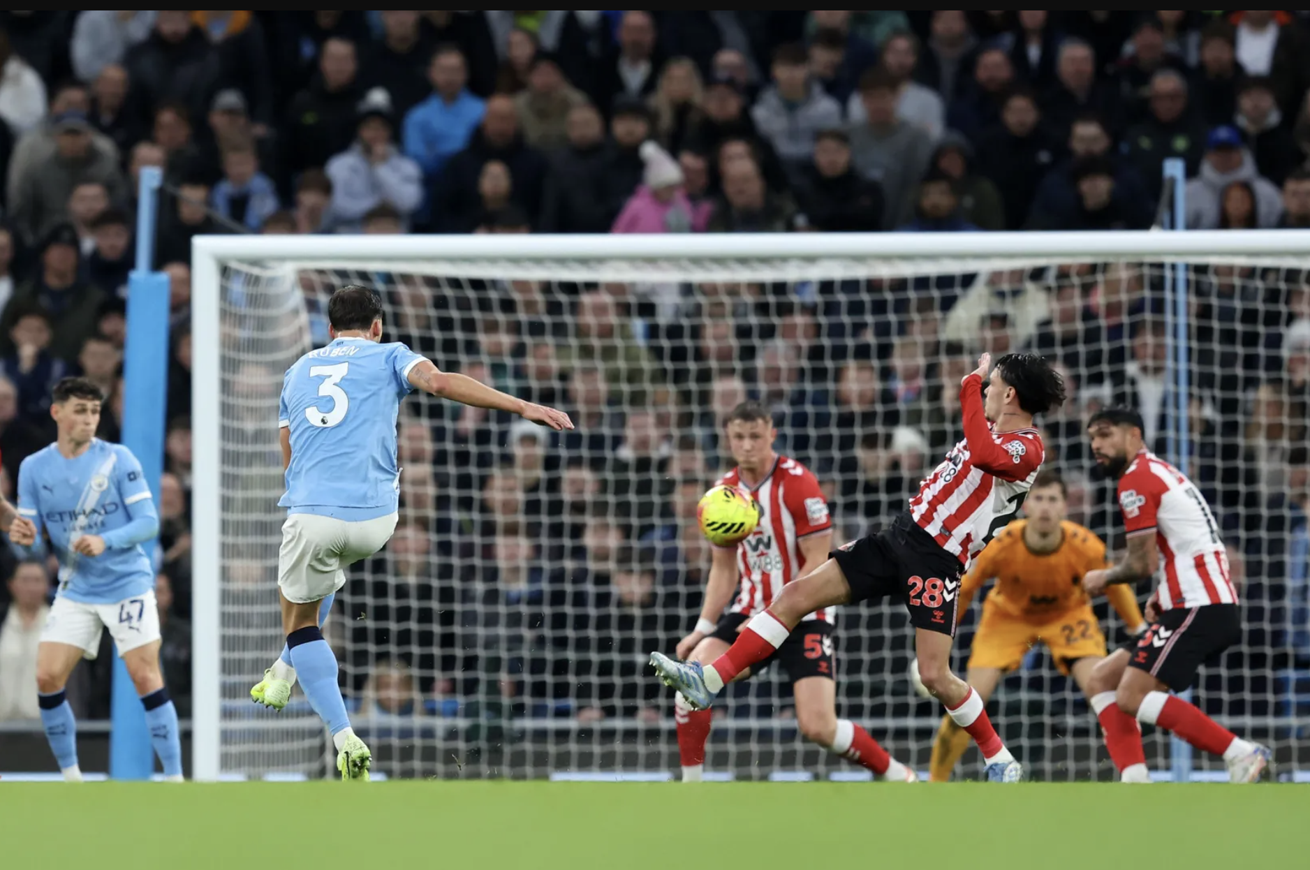 Rayan Cherki bùng nổ, Man City đại thắng phả hơi nóng vào gáy Arsenal 2 Rayan Cherki bùng nổ, Man City đại thắng Sunderland - Ảnh 2.
