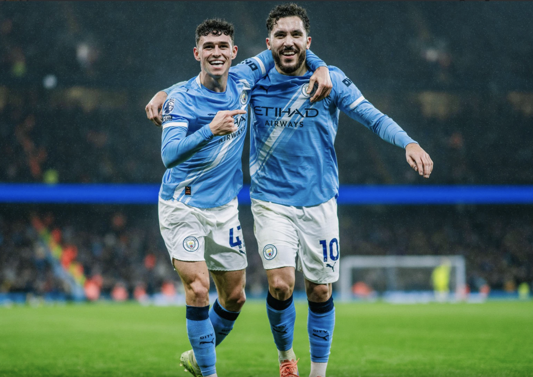 Rayan Cherki bùng nổ, Man City đại thắng phả hơi nóng vào gáy Arsenal 4 Rayan Cherki bùng nổ, Man City đại thắng Sunderland - Ảnh 4.