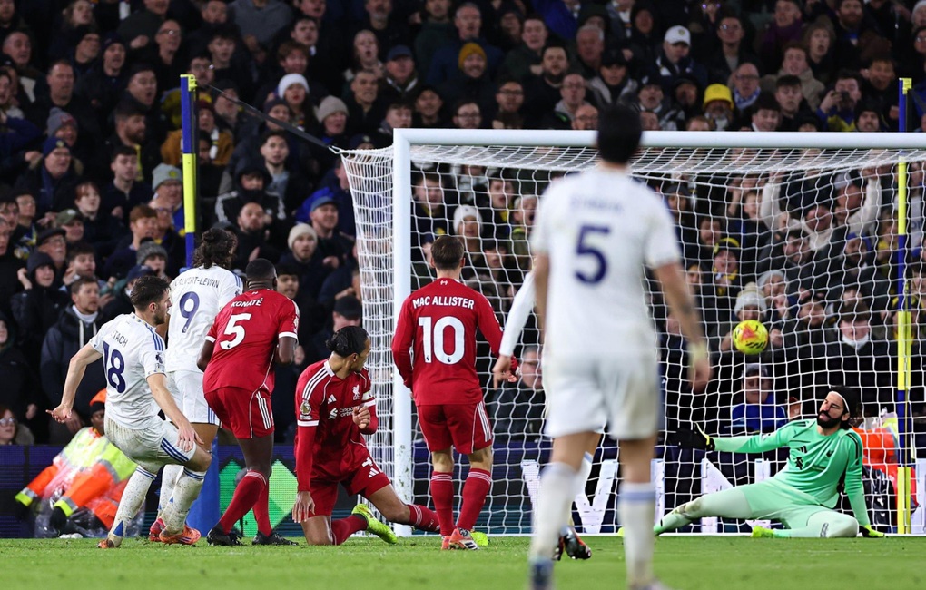 Liverpool đánh rơi chiến thắng trước Leeds ở phút 96 - 2