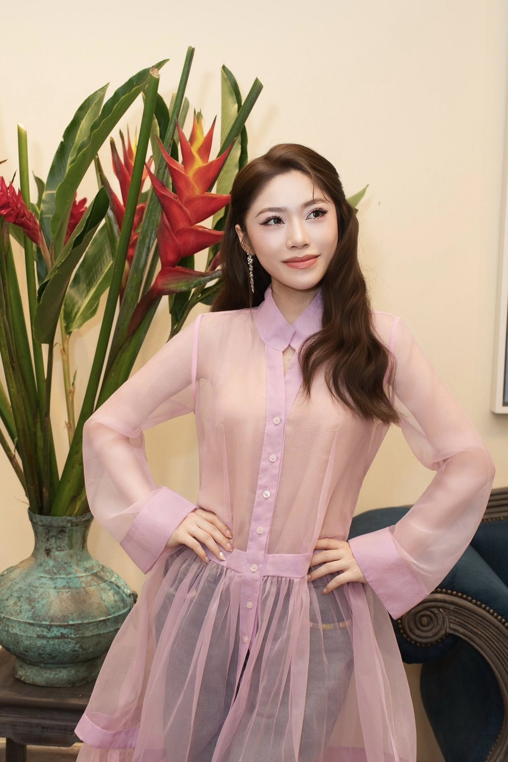 Hoa hậu thông thạo 4 thứ tiếng trở thành đại sứ Tuần lễ Du lịch TPHCM 2025 - 3