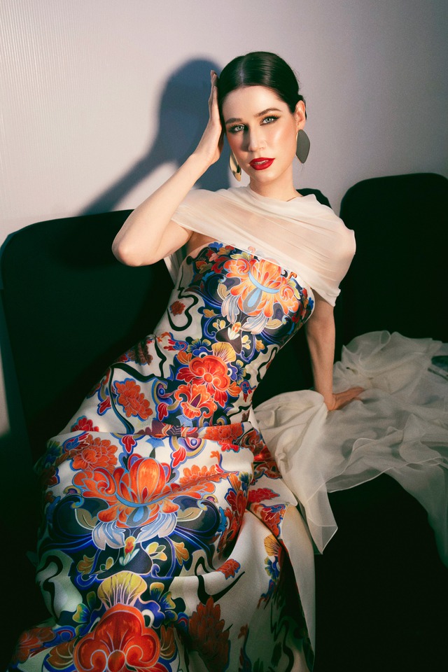 Những sắc màu quyền lực, định hình phong cách mùa lễ hội cuối năm 2025- Ảnh 5. Những sắc màu quyền lực, định hình phong cách mùa lễ hội cuối năm 2025- Ảnh 5.