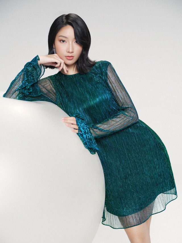 Những sắc màu quyền lực, định hình phong cách mùa lễ hội cuối năm 2025- Ảnh 7. Những sắc màu quyền lực, định hình phong cách mùa lễ hội cuối năm 2025- Ảnh 7.