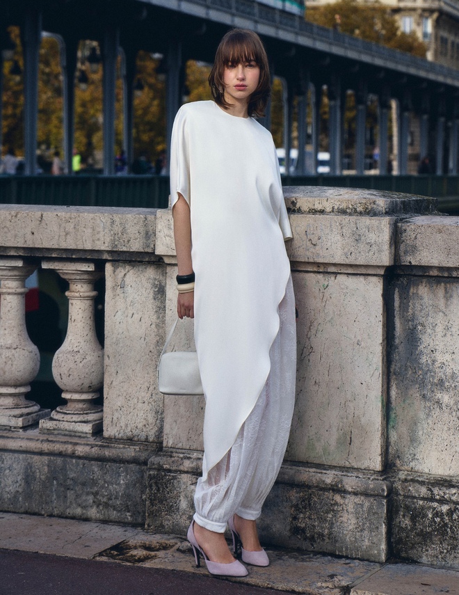 Những sắc màu quyền lực, định hình phong cách mùa lễ hội cuối năm 2025- Ảnh 8. Những sắc màu quyền lực, định hình phong cách mùa lễ hội cuối năm 2025- Ảnh 8.