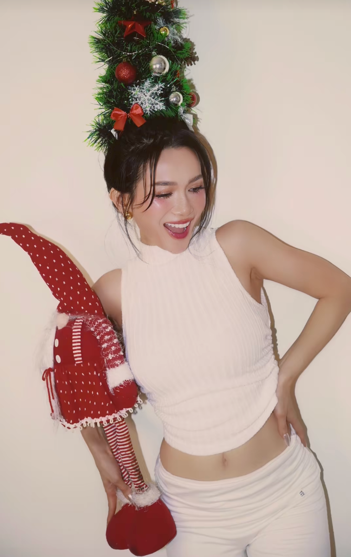 Giới trẻ phát cuồng với trào lưu buộc tóc cây thông Noel siêu xinh - Ảnh 4.