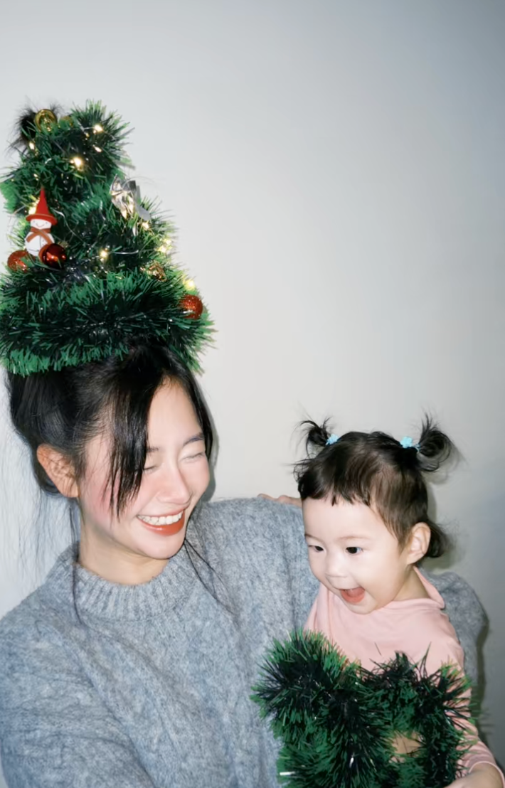 Giới trẻ phát cuồng với trào lưu buộc tóc cây thông Noel siêu xinh - Ảnh 9.