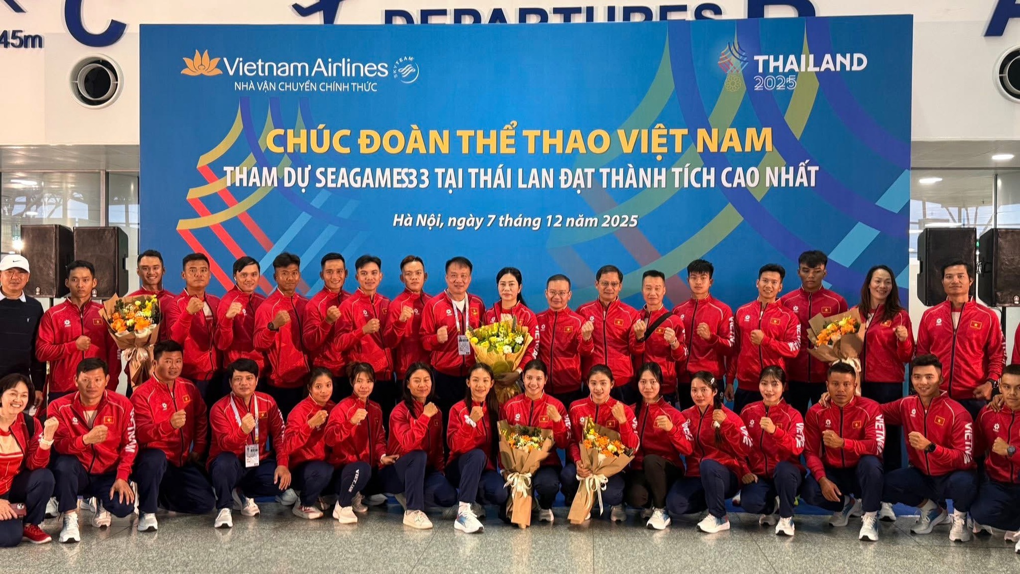 Đoàn thể thao Việt Nam tràn đầy năng lượng lên đường dự SEA Games 33: Quyết mang chiến thắng trở về- Ảnh 2.