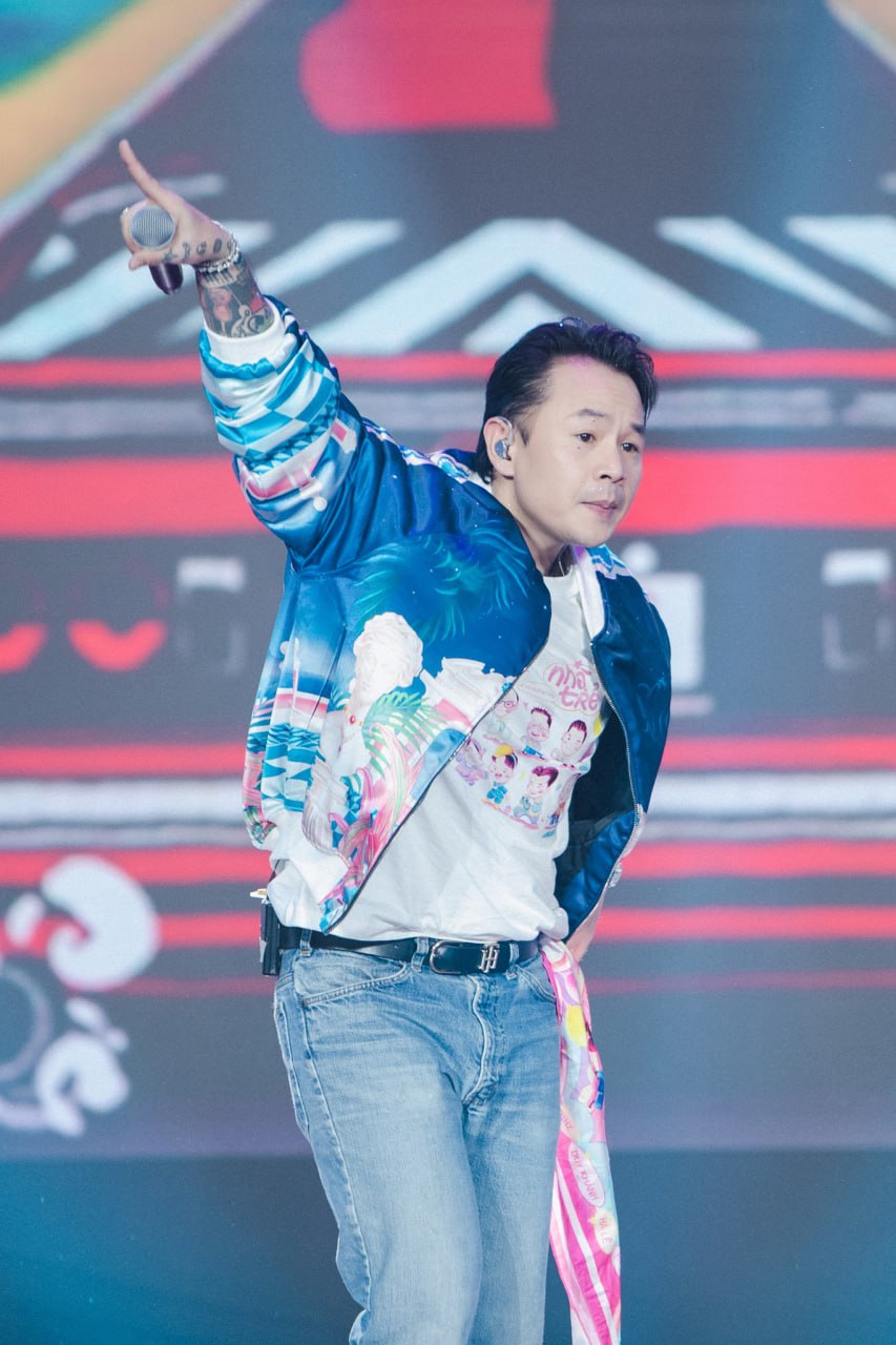 Phát hiện “mỹ nhân” khiến Binz mất tập trung, hoảng hốt không thể rap nổi!- Ảnh 9.