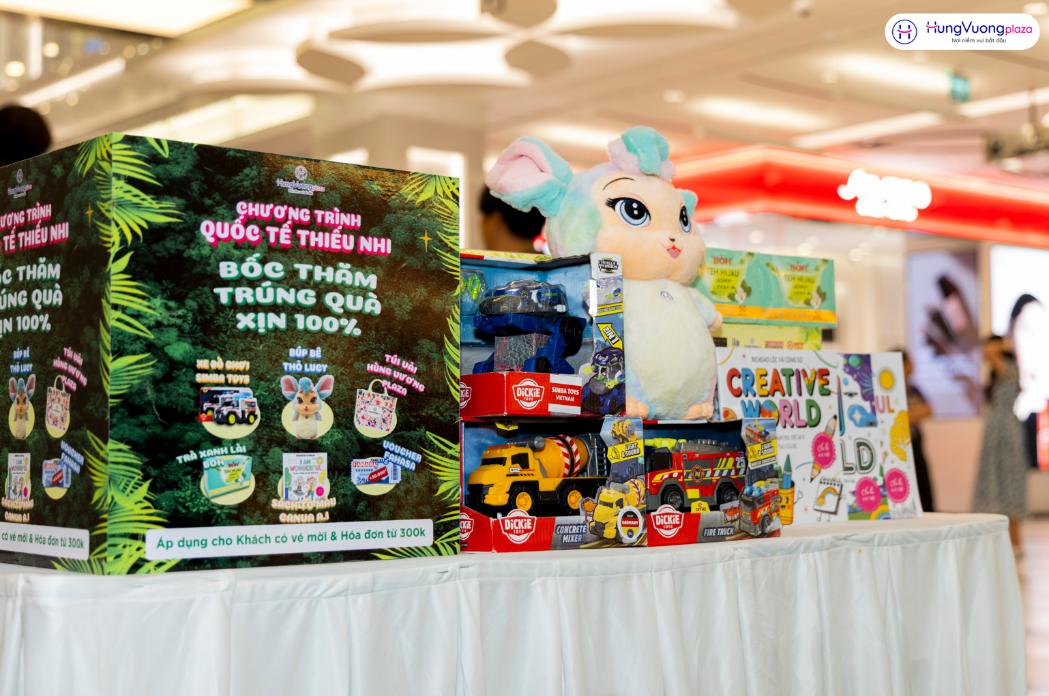 Hàng trăm gia đình đổ về Hùng Vương Plaza dịp Quốc tế Thiếu nhi: Một ngày trọn vẹn với nhiều cảm xúc- Ảnh 5. Hàng trăm gia đình đổ về Hùng Vương Plaza dịp Quốc tế Thiếu nhi: Một ngày trọn vẹn với nhiều cảm xúc- Ảnh 5.