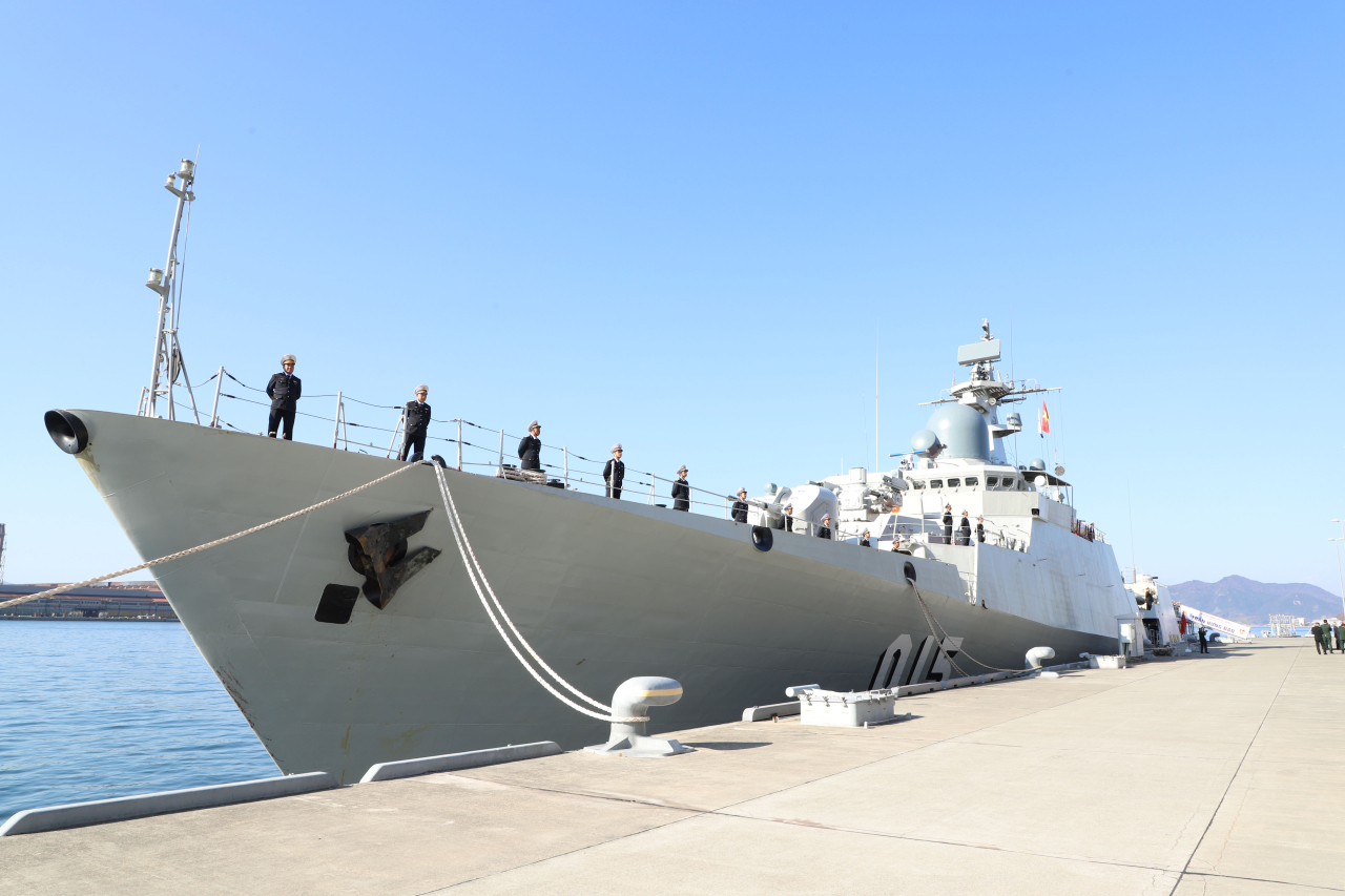 Tàu hộ vệ tên lửa 015 Trần Hưng Đạo cập cảng Kure, bắt đầu thăm Nhật Bản- Ảnh 6. Tàu hộ vệ tên lửa 015 Trần Hưng Đạo cập cảng Kure, bắt đầu thăm Nhật Bản- Ảnh 6.