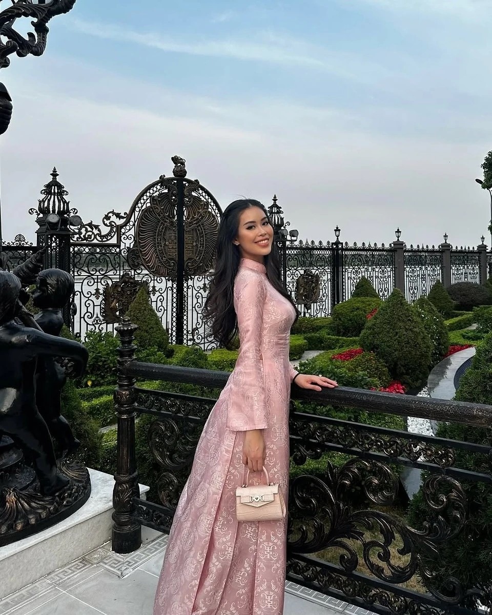 Cận cảnh biệt thự nhà tỷ phú Johnathan Hạnh Nguyễn - nơi đang diễn ra đám cưới thế kỷ của “con gái yêu”- Ảnh 10. Cận cảnh biệt thự nhà tỷ phú Johnathan Hạnh Nguyễn - nơi đang diễn ra đám cưới thế kỷ của “con gái yêu”- Ảnh 10.