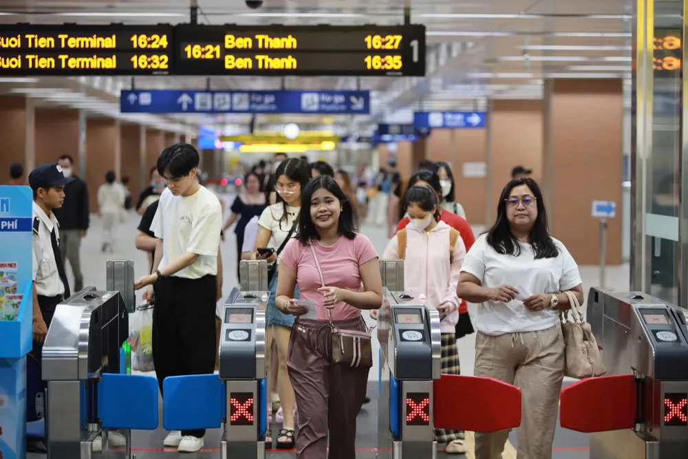 TP.HCM cần được định vị thành một “thủ phủ công nghệ" của Đông Nam Á với các dự án chiến lược về trung tâm dữ liệu lớn và dữ liệu xanh, điện toán đám mây, AI, IoT, an ninh mạng... tp-hcm-va-dinh-vi-sieu-do-thi-toan-cau-bai-1-tp-hcm-voi-khat-vong-tam-nhin-moi-100-tp-toan-cau-nguyet-nhi.jpg