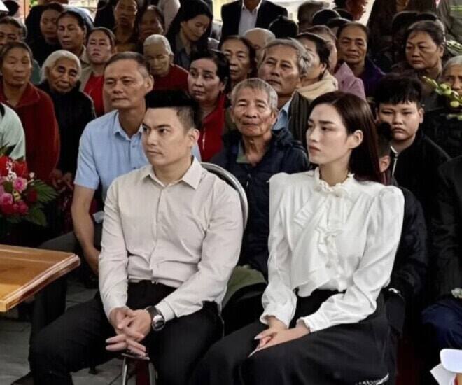 Những nàng hậu cùng người thương đi thiện nguyện: Đỗ Hà giản dị cạnh chồng Giám đốc, một người gặp ông xã nhờ đi Tuyên Quang 2 Nàng hậu đồng hành cùng gia đình chồng trong chuyến đi về Quảng Trị.