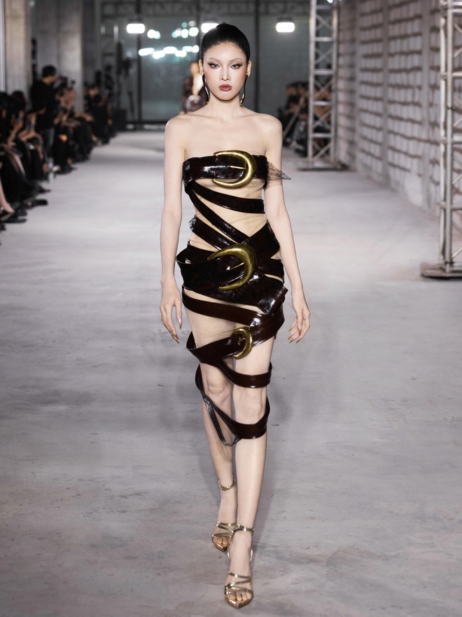 Đón đầu xu hướng thu đông 2025 từ bộ sưu tập 'Emerge'- Ảnh 7. Đón đầu xu hướng thu đông 2025 từ bộ sưu tập 'Emerge'- Ảnh 7.