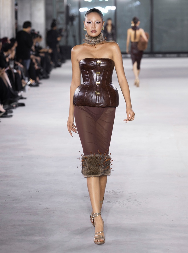 Đón đầu xu hướng thu đông 2025 từ bộ sưu tập 'Emerge'- Ảnh 9. Đón đầu xu hướng thu đông 2025 từ bộ sưu tập 'Emerge'- Ảnh 9.