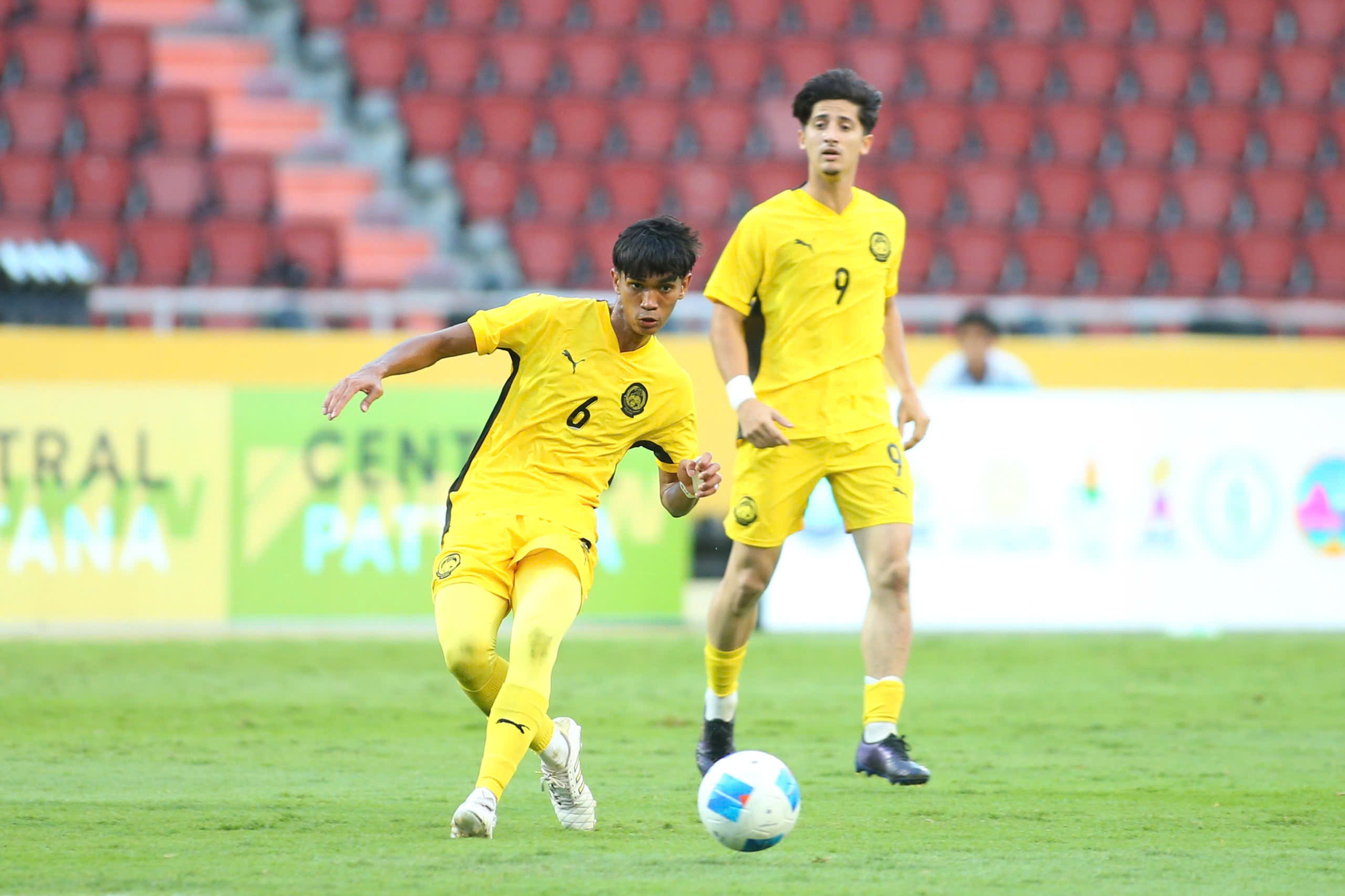 Malaysia gặp 'tai họa' sau trận thắng Lào, còn 18 cầu thủ trận gặp U.23 Việt Nam- Ảnh 2. Malaysia gặp 'tai họa' sau trận thắng Lào, còn 18 cầu thủ trận gặp U.23 Việt Nam- Ảnh 2.