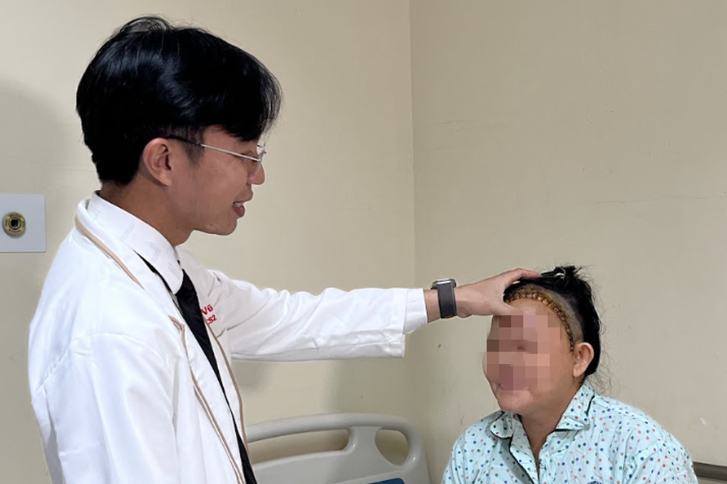 Người phụ nữ ở TPHCM bỗng cứng cổ, liên tục nôn ói nguy kịch khi đi vệ sinh - 2