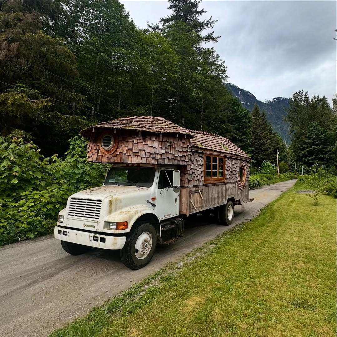 Nhà di động độc đáo người khó mua nhà sẽ thích: Chi phí chỉ ngang Mazda CX-5, như nhà cổ giữa rừng 2 Nhà di động độc đáo người khó mua nhà sẽ thích: Chi phí chỉ ngang Mazda CX-5, như nhà cổ giữa rừng - Ảnh 2.