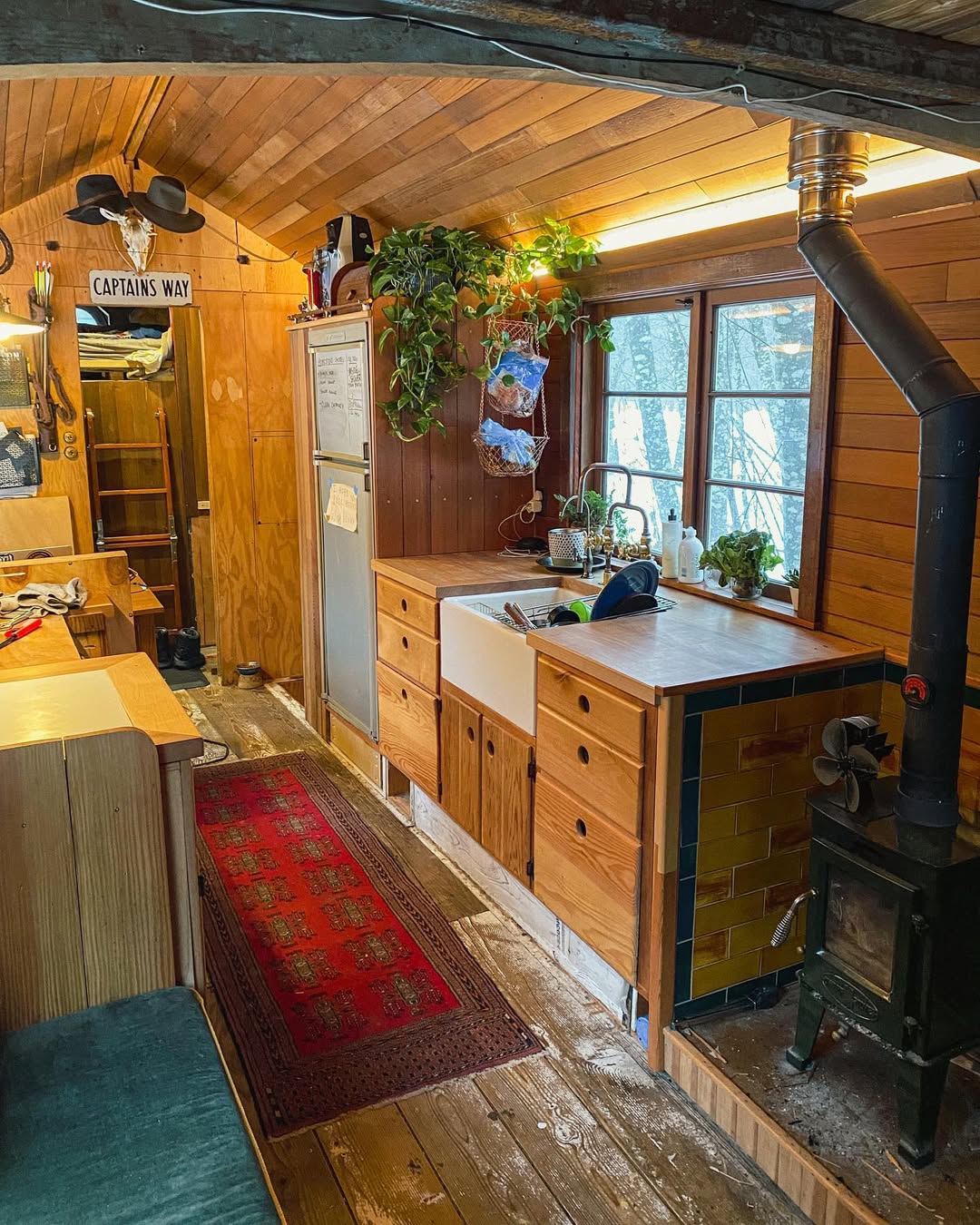 Nhà di động độc đáo người khó mua nhà sẽ thích: Chi phí chỉ ngang Mazda CX-5, như nhà cổ giữa rừng 8 nhà di động - Ảnh 8.