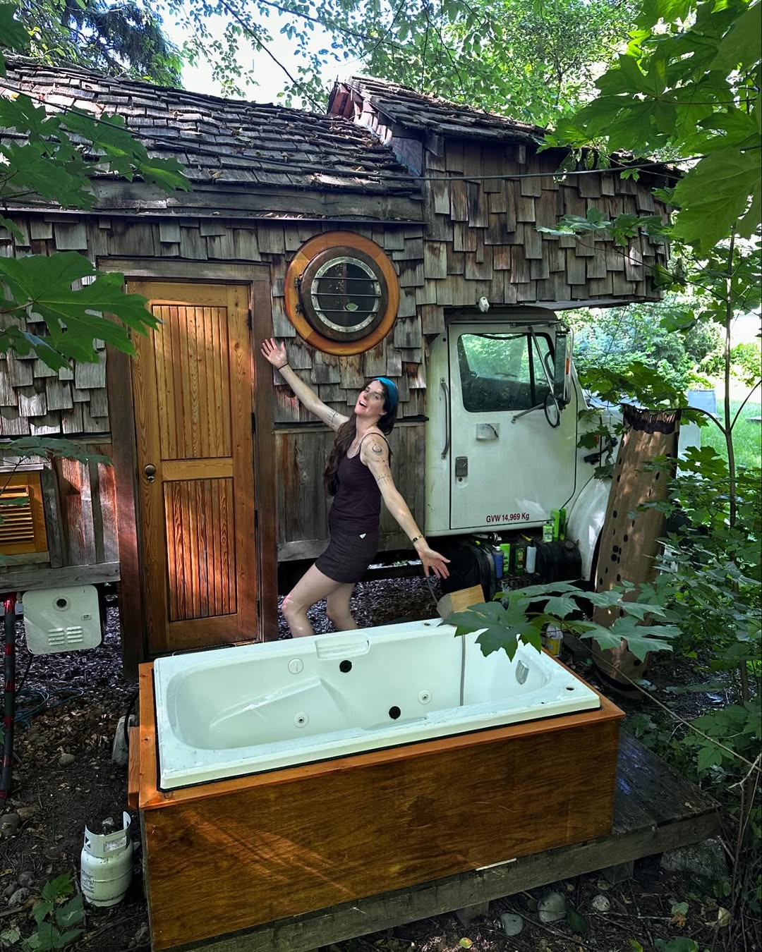 Nhà di động độc đáo người khó mua nhà sẽ thích: Chi phí chỉ ngang Mazda CX-5, như nhà cổ giữa rừng 17 nhà di động - Ảnh 18.