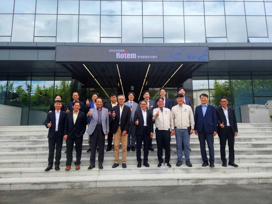 THACO ký Thỏa thuận với Hyundai Rotem, phát triển công nghiệp đường sắt 3 THACO ký Thỏa thuận với Hyundai Rotem, phát triển công nghiệp đường sắt - Ảnh 3.