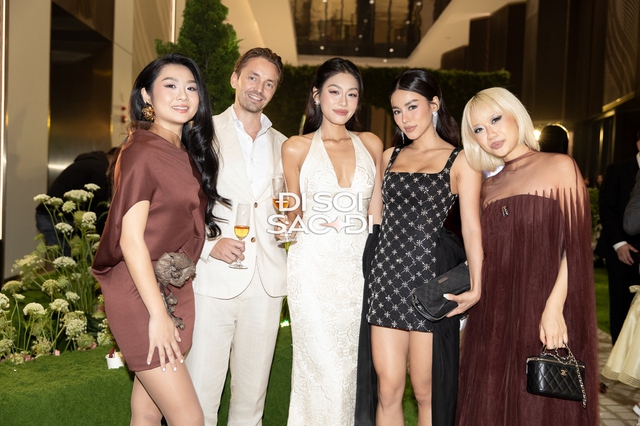 Lễ cưới của Tiên Nguyễn và chồng gốc Dubai: Hà Tăng xinh như Lễ cưới của Tiên Nguyễn và chồng gốc Dubai: Hà Tăng xinh như