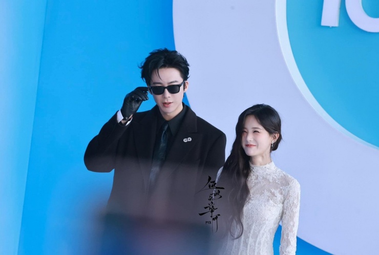 Đêm hội Gào thét 2025: Điền Hi Vi là chị đại da beo, Dương Mịch diện đồ cổ 6 Đêm hội Gào thét 2025: Điền Hi Vi là chị đại da beo, Dương Mịch diện "đồ cổ" - 6