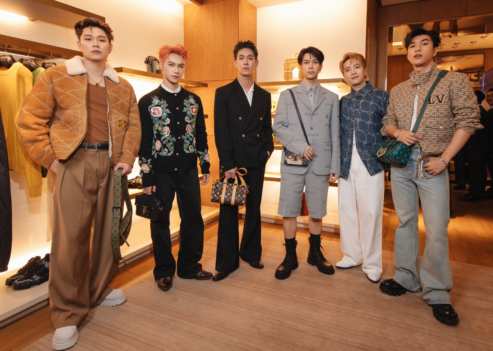 Từng có đêm tiệc quy tụ dàn sao khủng nhất Vbiz, HIEUTHUHAI và nhiều cái tên hứa hẹn đang ngầm xác nhận đêm thứ 2?- Ảnh 4. Từng có đêm tiệc quy tụ dàn sao khủng nhất Vbiz, HIEUTHUHAI và nhiều cái tên hứa hẹn đang ngầm xác nhận đêm thứ 2?- Ảnh 4.