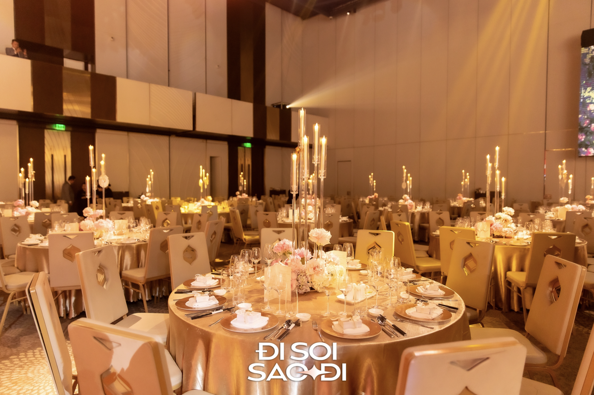 63 bàn tiệc cưới của Tiên Nguyễn gây choáng với toàn món nhà giàu- Ảnh 2. 63 bàn tiệc cưới của Tiên Nguyễn gây choáng với toàn món nhà giàu- Ảnh 2.