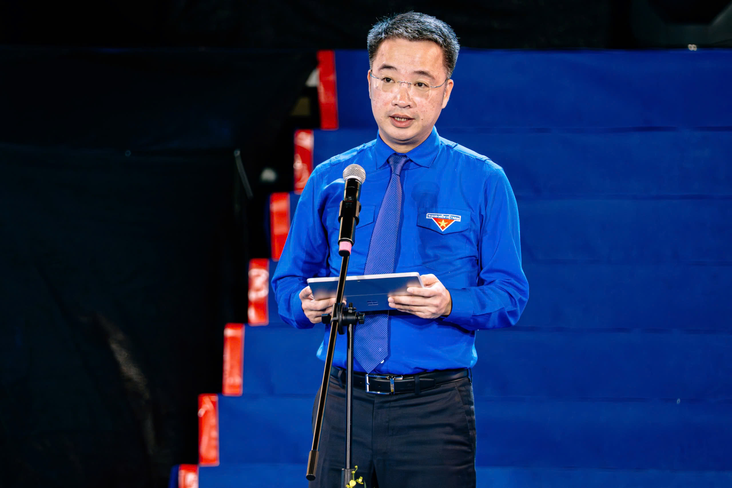 63 gương trẻ được vinh danh, Hòa Minzy nhận giải ‘Tình nguyện quốc gia’ 2025 2 63 gương trẻ được vinh danh, Hòa Minzy nhận giải ‘Tình nguyện quốc gia’ 2025 - Ảnh 2.