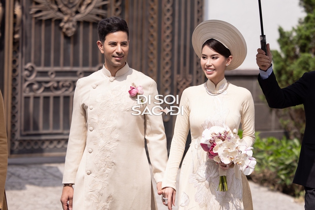 Toàn cảnh đám cưới xa hoa của Tiên Nguyễn: Cô dâu đeo kim cương, ngồi Rolls-Royce về nhà chồng, Hà Tăng và cả gia đình tỷ phú góp mặt!- Ảnh 4.