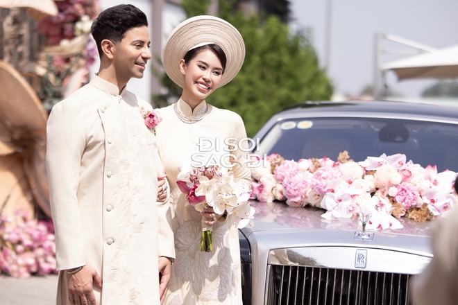 Toàn cảnh đám cưới xa hoa của Tiên Nguyễn: Cô dâu đeo kim cương, ngồi Rolls-Royce về nhà chồng, Hà Tăng và cả gia đình tỷ phú góp mặt!- Ảnh 12.