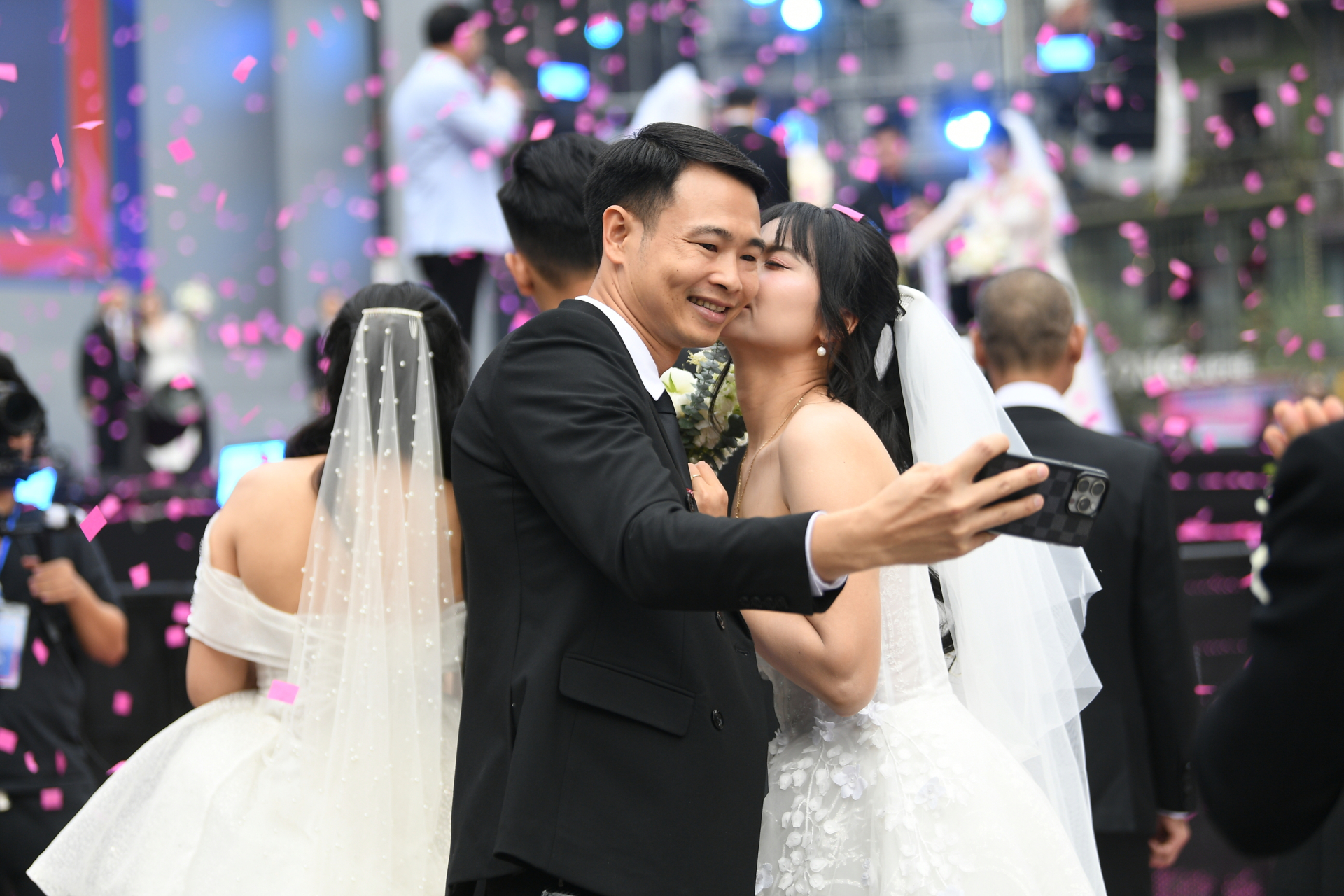 1765124992 877 Hiem co nhat Viet Nam Con dau va me chong