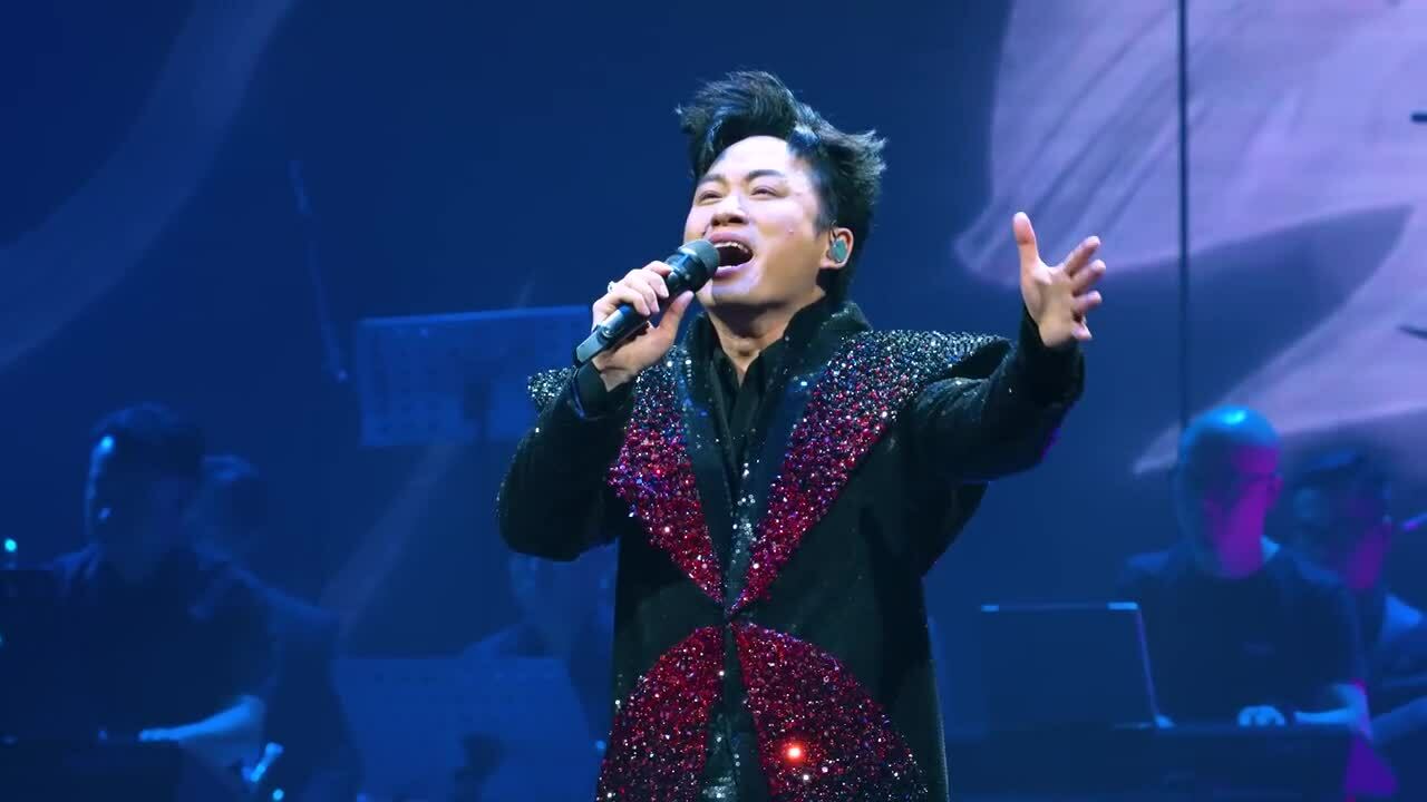 'Tái sinh' - liveshow Tùng Dương