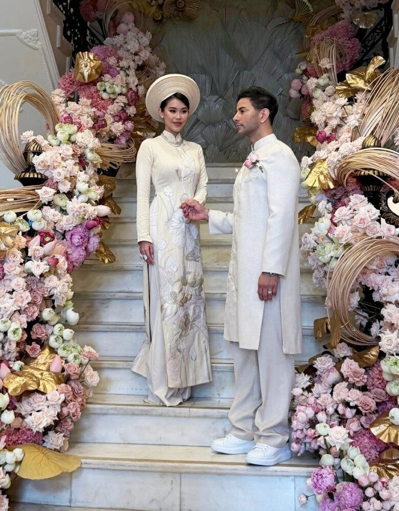 Cô dâu - chú rể được khen đẹp đôi.