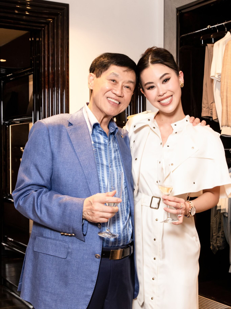 Tiên Nguyễn là con gái của tỷ phú Johnathan Hạnh Nguyễn.