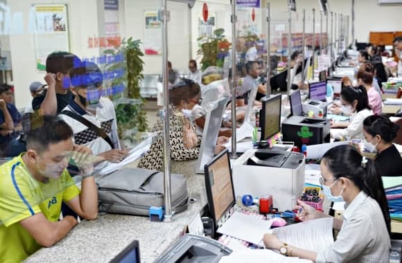 03-tien-thuong-1.jpg 1 tiền lương, tiền thưởng, trợ cấp, nghỉ hưu, đủ tuổi nghỉ hưu