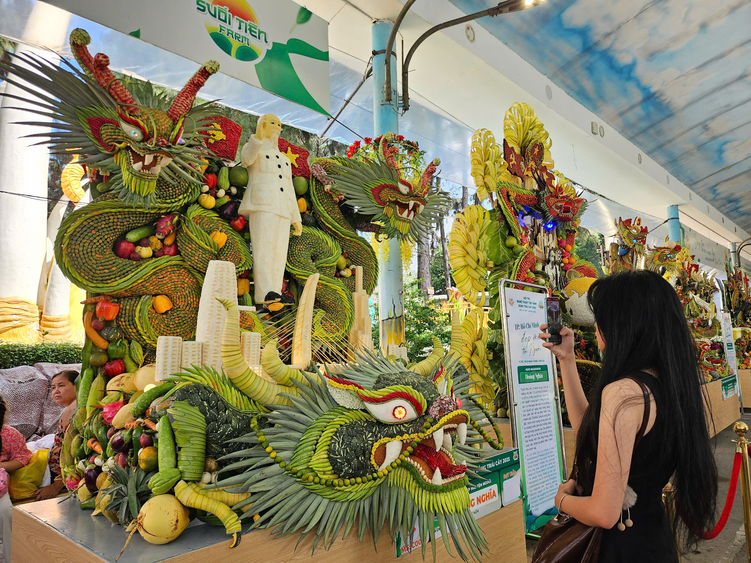 “Sướng mắt” với lễ hội trái cây Nam bộ đang diễn ra ở TP HCM- Ảnh 5. “Sướng mắt” với lễ hội trái cây Nam bộ đang diễn ra ở TP HCM- Ảnh 5.