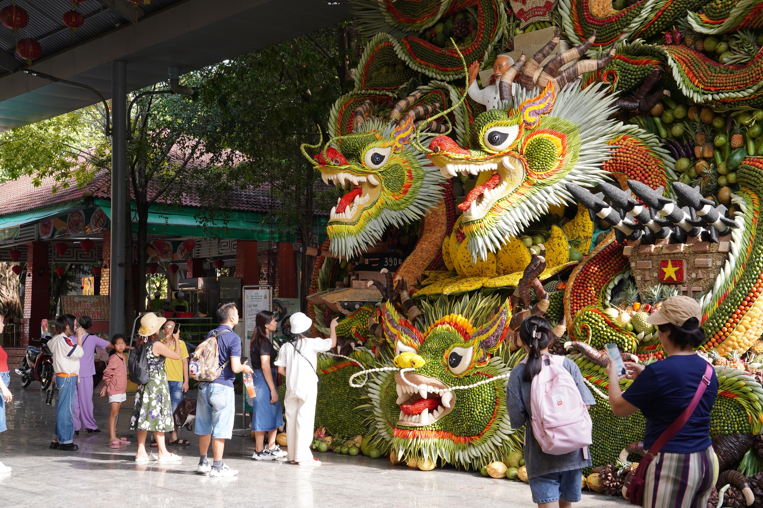 “Sướng mắt” với lễ hội trái cây Nam bộ đang diễn ra ở TP HCM- Ảnh 6. “Sướng mắt” với lễ hội trái cây Nam bộ đang diễn ra ở TP HCM- Ảnh 6.