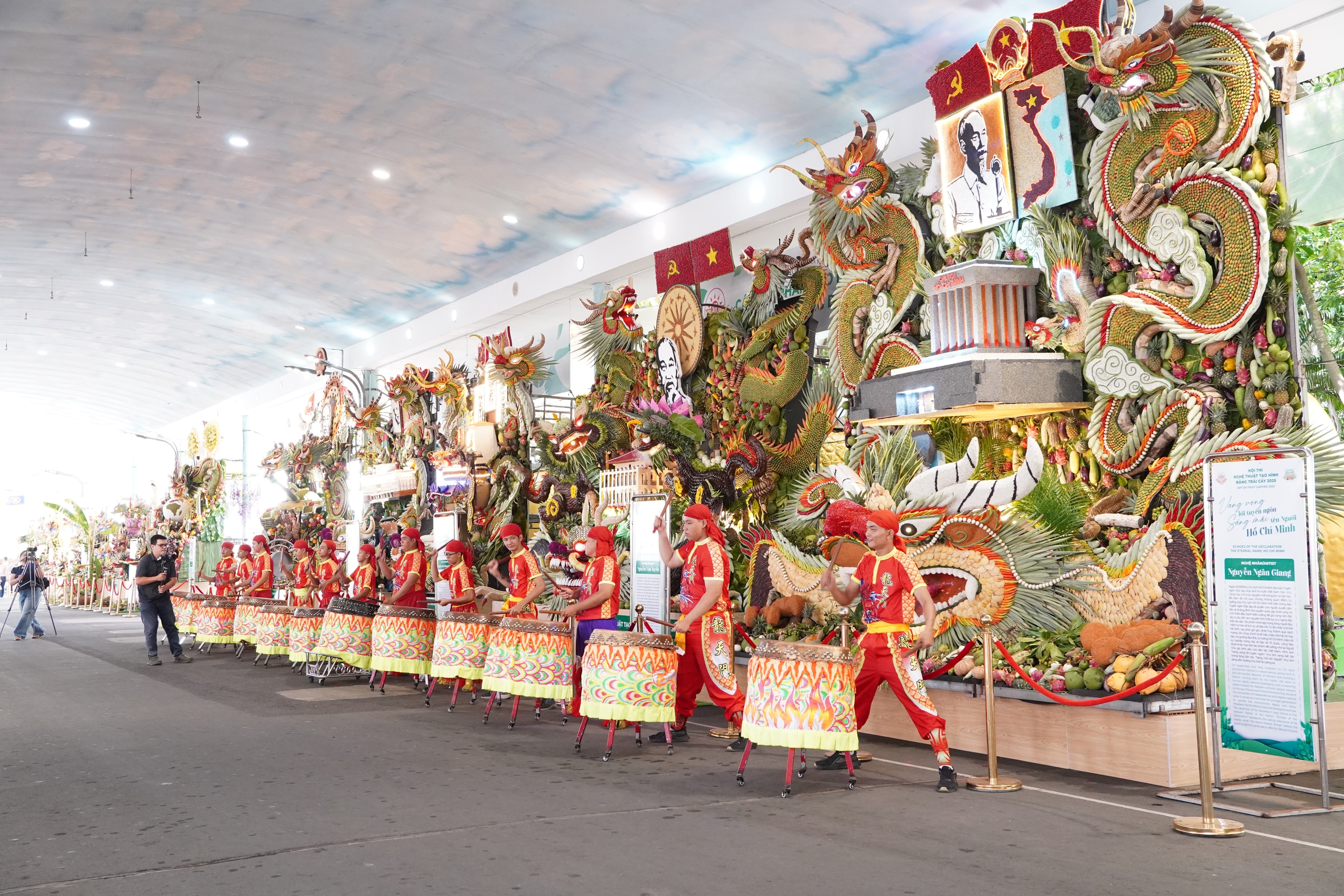 “Sướng mắt” với lễ hội trái cây Nam bộ đang diễn ra ở TP HCM- Ảnh 8. “Sướng mắt” với lễ hội trái cây Nam bộ đang diễn ra ở TP HCM- Ảnh 8.