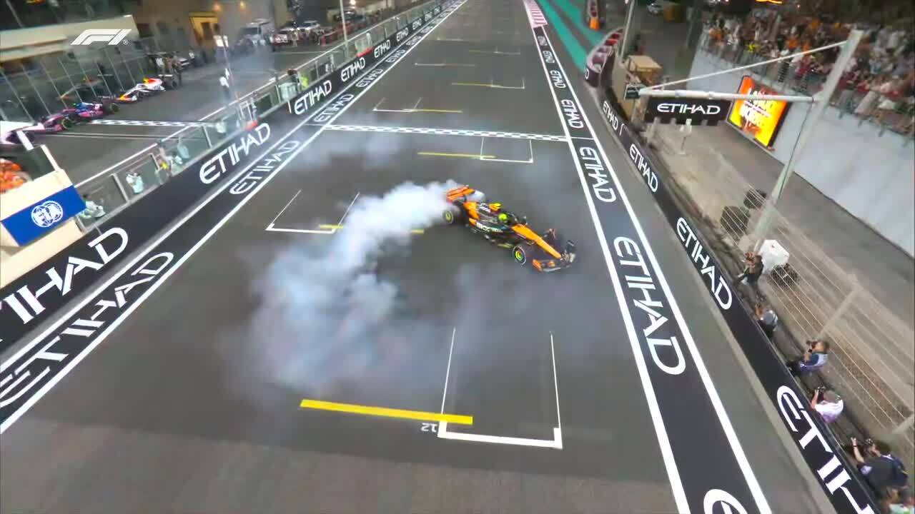 Norris drift mừng lần đầu vô địch F1 