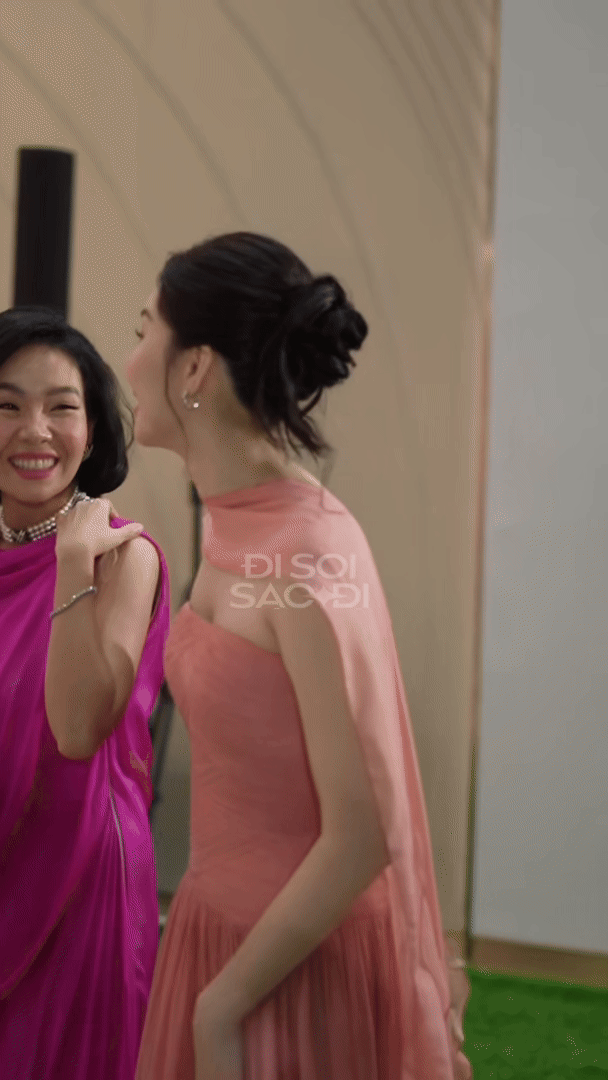 Đặng Thu Thảo hiếm hoi lộ diện trong đám cưới Tiên Nguyễn: Nhan sắc này xứng danh Đặng Thu Thảo hiếm hoi lộ diện trong đám cưới Tiên Nguyễn: Nhan sắc này xứng danh